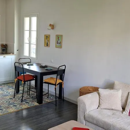 Bel Appartement, 2 Chambres, Parking, Proximite Et Centre Apartment