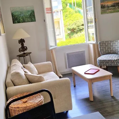 Bel Appartement, 2 Chambres, Parking, Proximite Et Centre