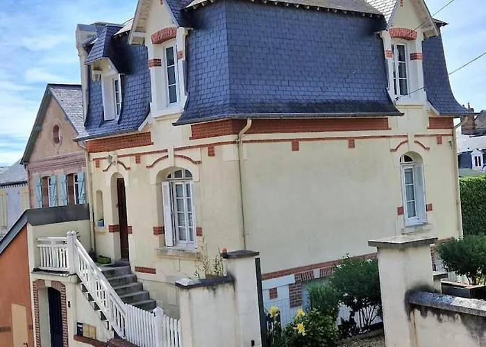 Bel Appartement, 2 Chambres, Parking, Proximite Et Centre アパート