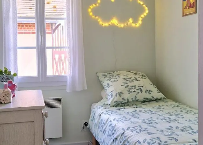 Bel Appartement, 2 Chambres, Parking, Proximite Et Centre *