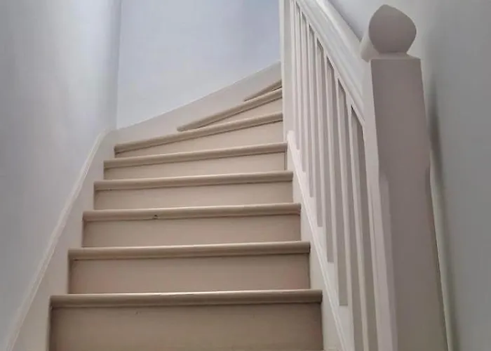 Bel Appartement, 2 Chambres, Parking, Proximite Et Centre *