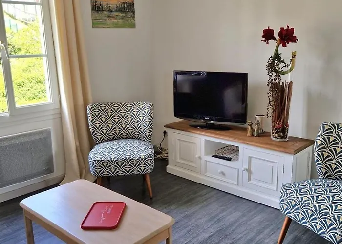 アパート Bel Appartement, 2 Chambres, Parking, Proximite Et Centre