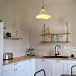 Bel Appartement, 2 Chambres, Parking, Proximite Et Centre