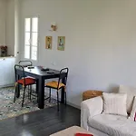 Bel Appartement, 2 Chambres, Parking, Proximite Et Centre Lejlighed