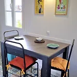 Bel Appartement, 2 Chambres, Parking, Proximite Et Centre Apartmán