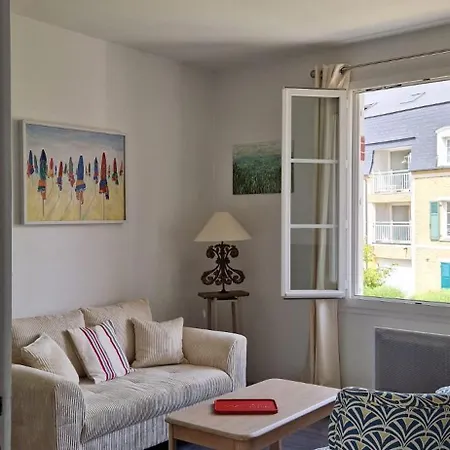 Bel Appartement, 2 Chambres, Parking, Proximite Et Centre *