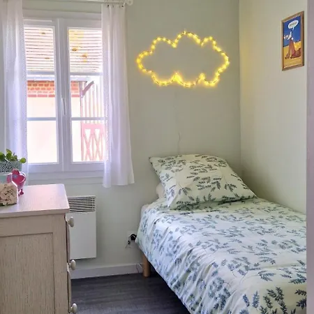 Bel Appartement, 2 Chambres, Parking, Proximite Et Centre *