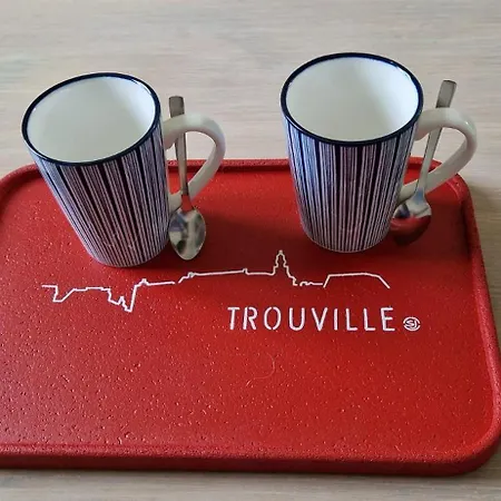 アパート Bel Appartement, 2 Chambres, Parking, Proximite Et Centre トルヴィル＝シュル＝メール