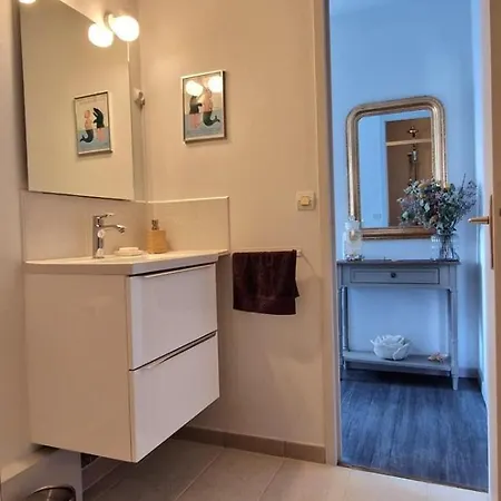 Appartamento Bel Appartement, 2 Chambres, Parking, Proximité Et Centre *