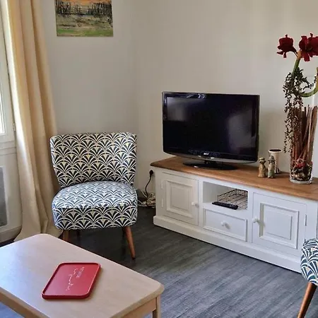 Apartment Bel Appartement, 2 Chambres, Parking, Proximite Et Centre