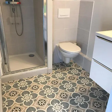 Bel Appartement, 2 Chambres, Parking, Proximite Et Centre Lejlighed *