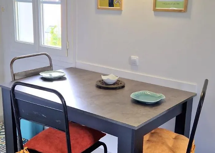 Bel Appartement, 2 Chambres, Parking, Proximite Et Centre 아파트